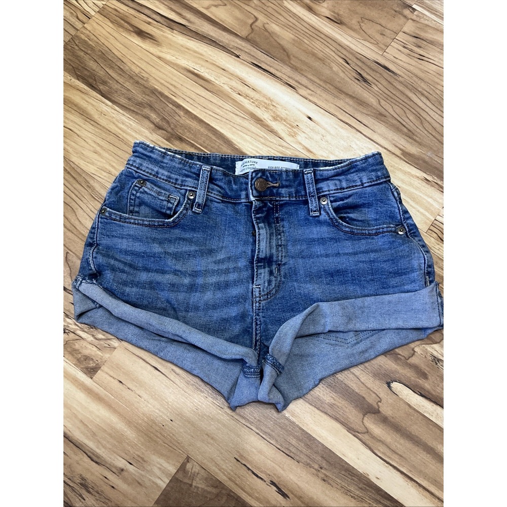 Signature By‎ Levi Strauss Shorts Womens 2  High Rise Short Classic